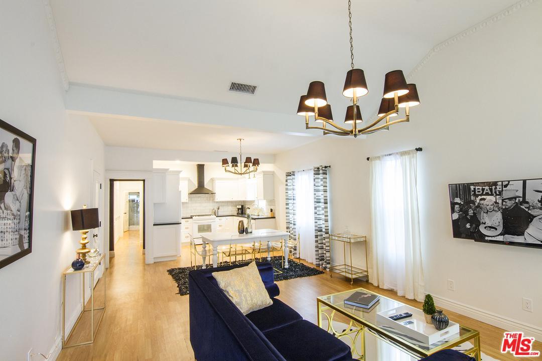 6110 De Longpre Avenue - Photo 1