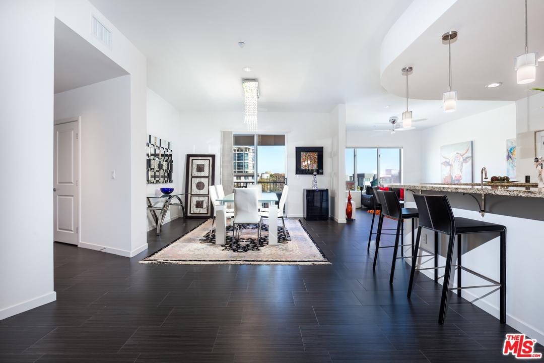 21 Gramercy - Photo 1