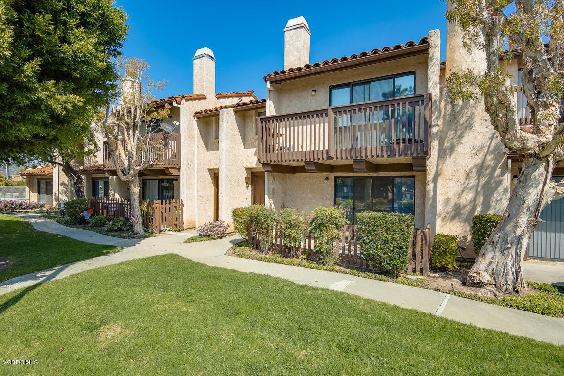 662 Rosewood Avenue - Photo 1