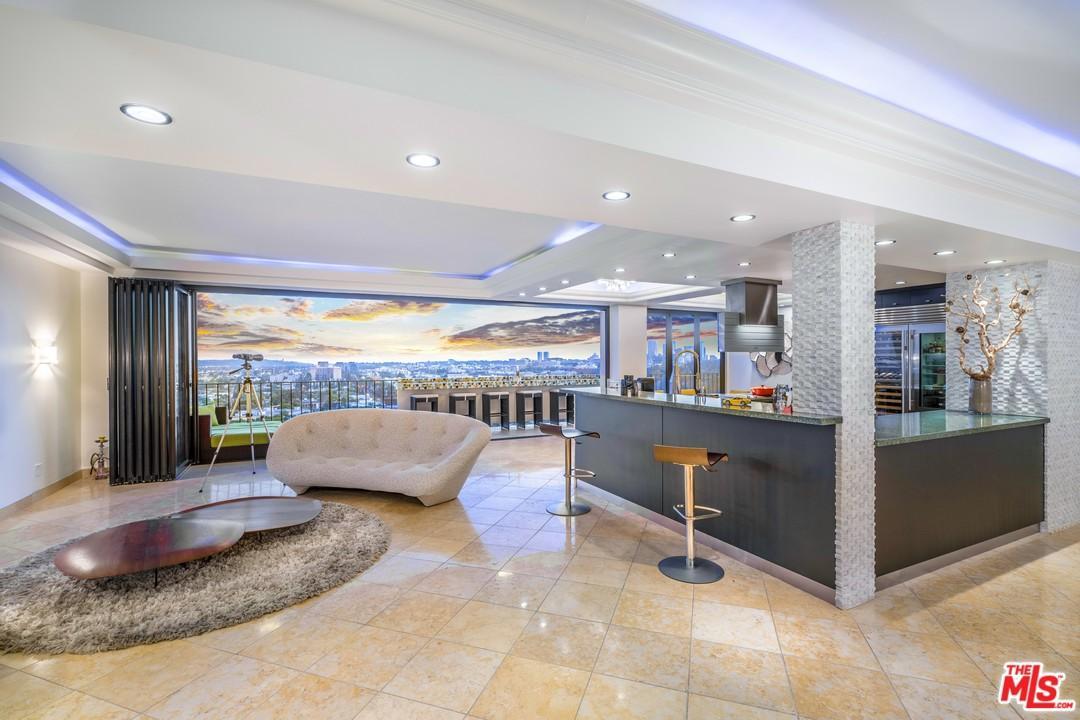 818 Doheny Drive - Photo 1