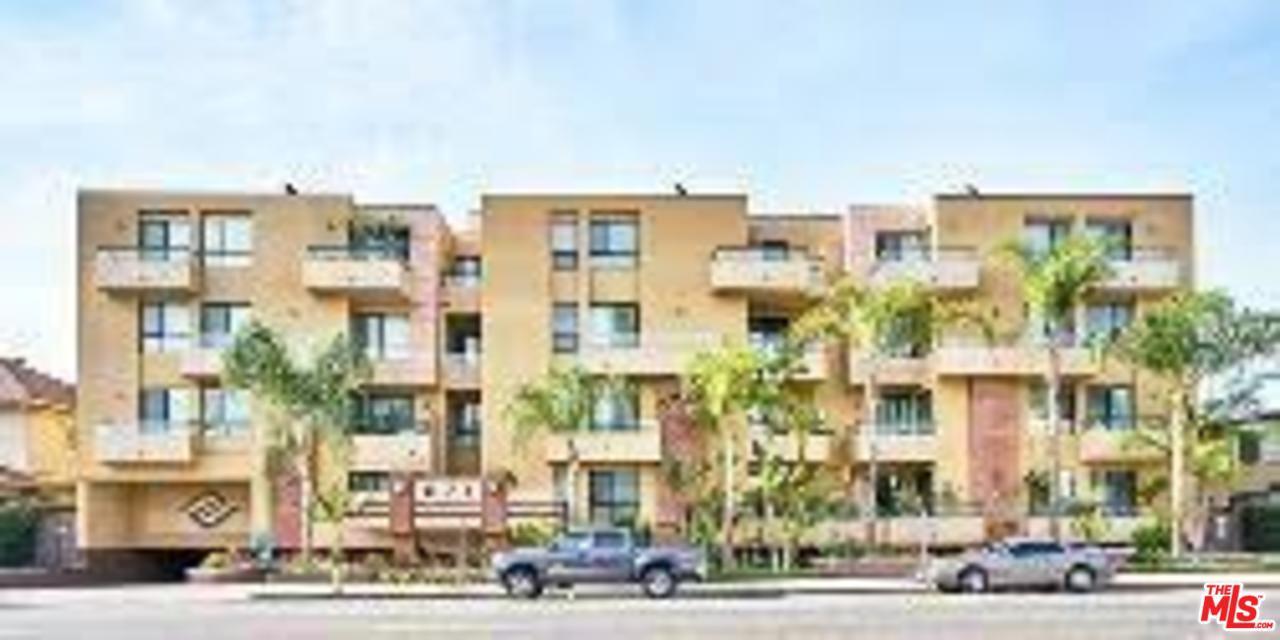 871 Crenshaw - Photo 1