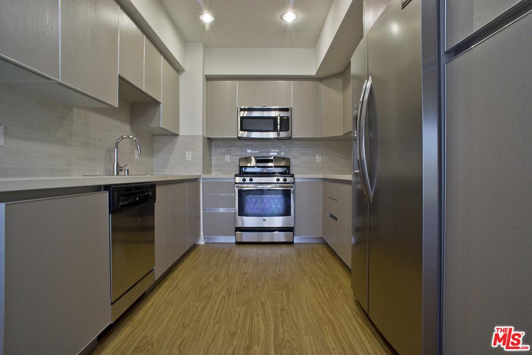 1411 Barry Avenue - Photo 1