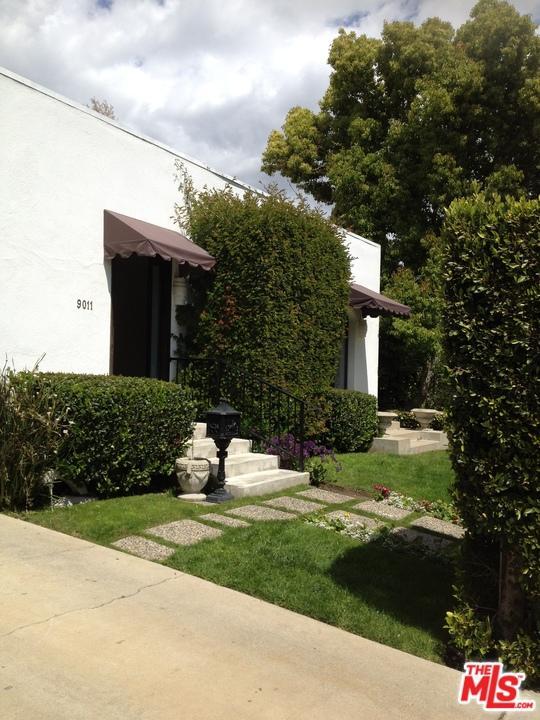 9011 Rosewood Avenue - Photo 1