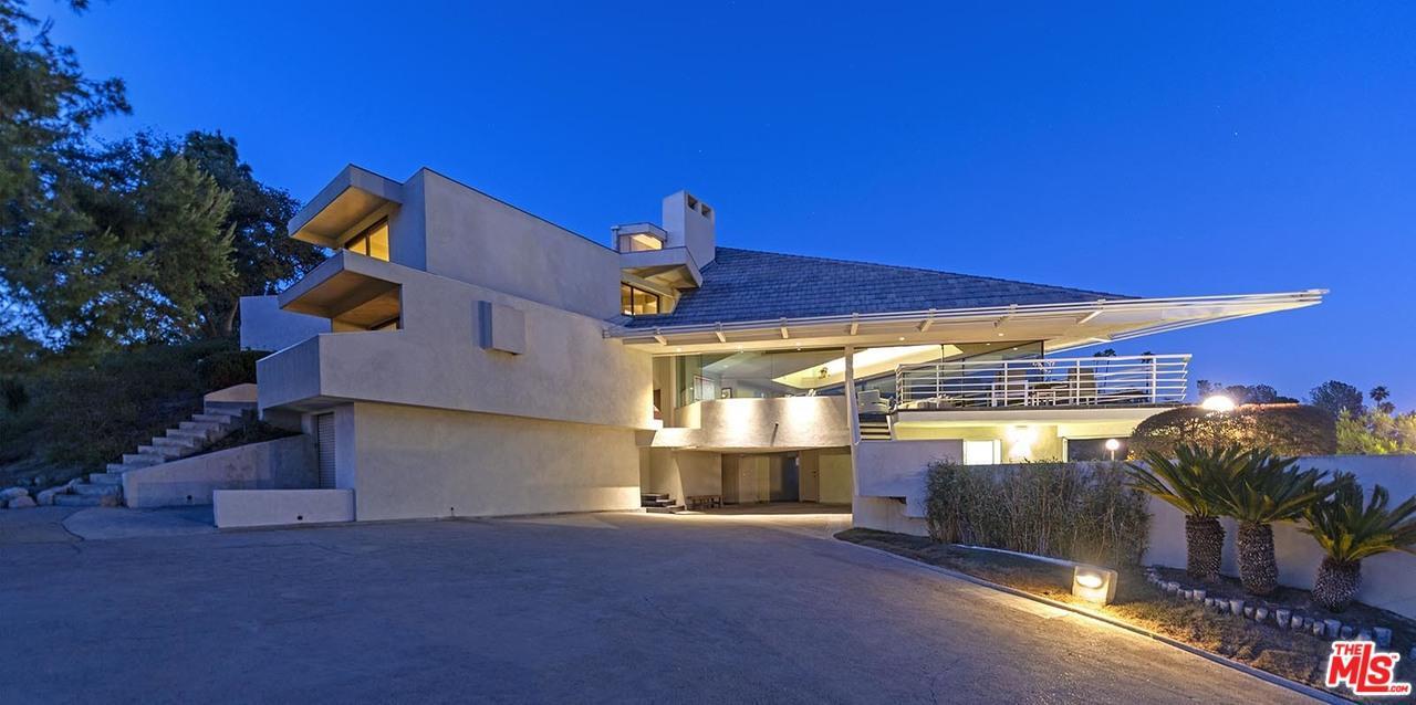 83 Patrician Way - Photo 1
