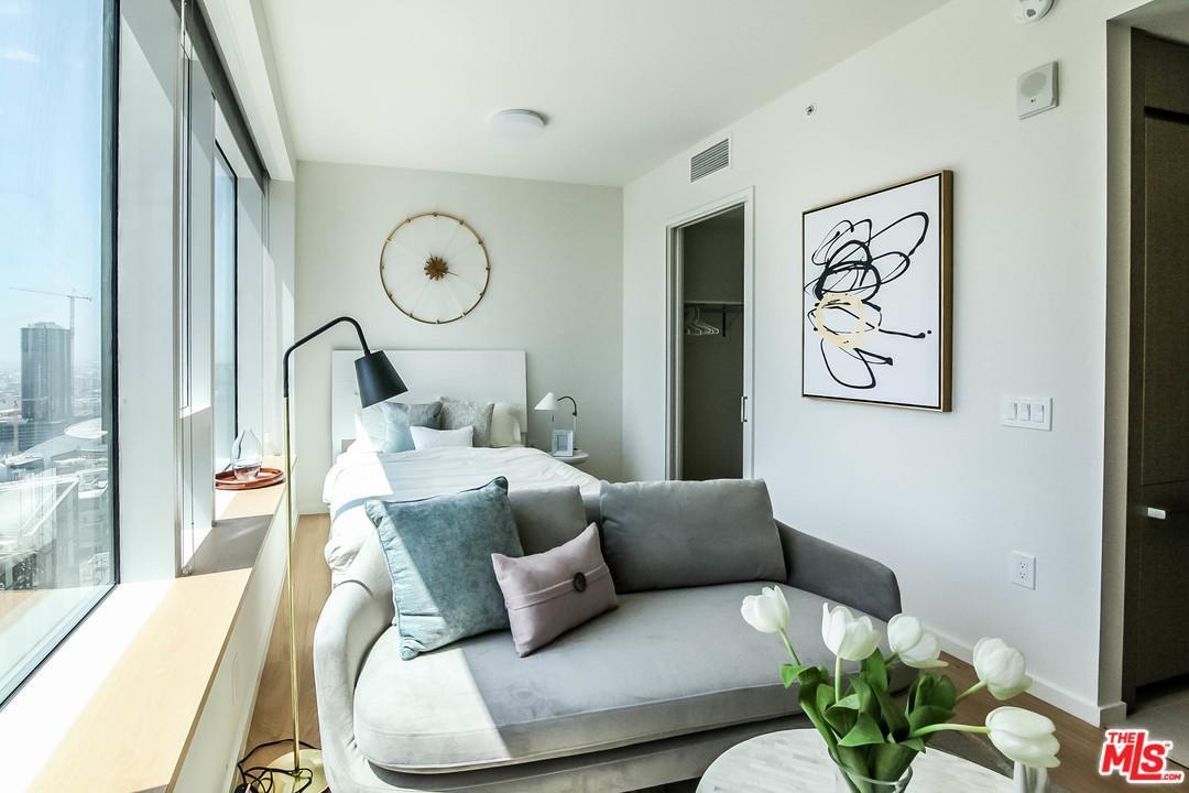 889 Francisco Street - Photo 1
