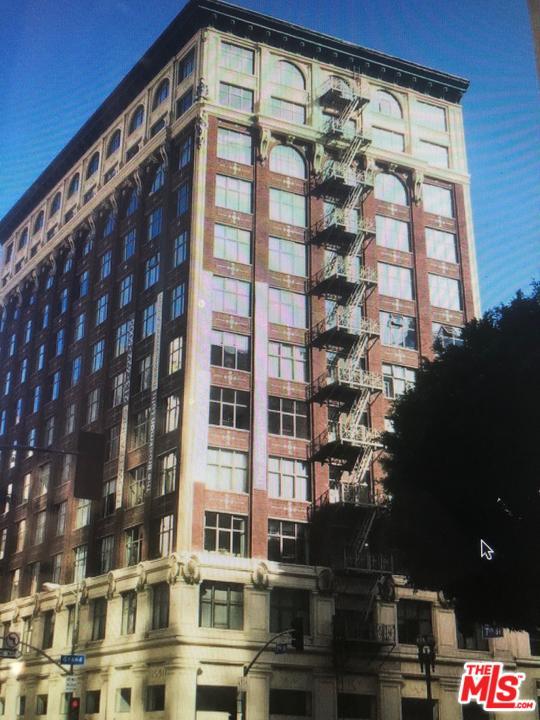 530 7TH Street - Photo 1