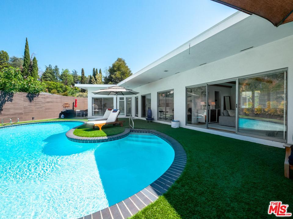 3040 Hollycrest Drive - Photo 1