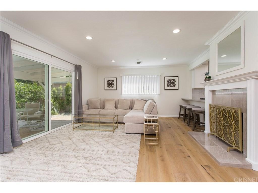 22335 Kittridge Street - Photo 1