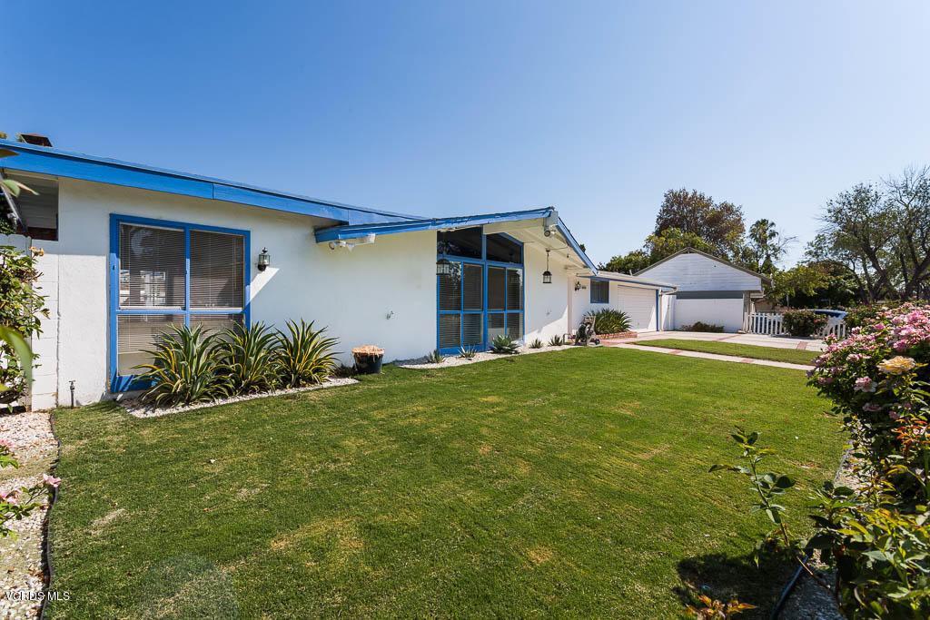 20526 Archwood Street - Photo 1
