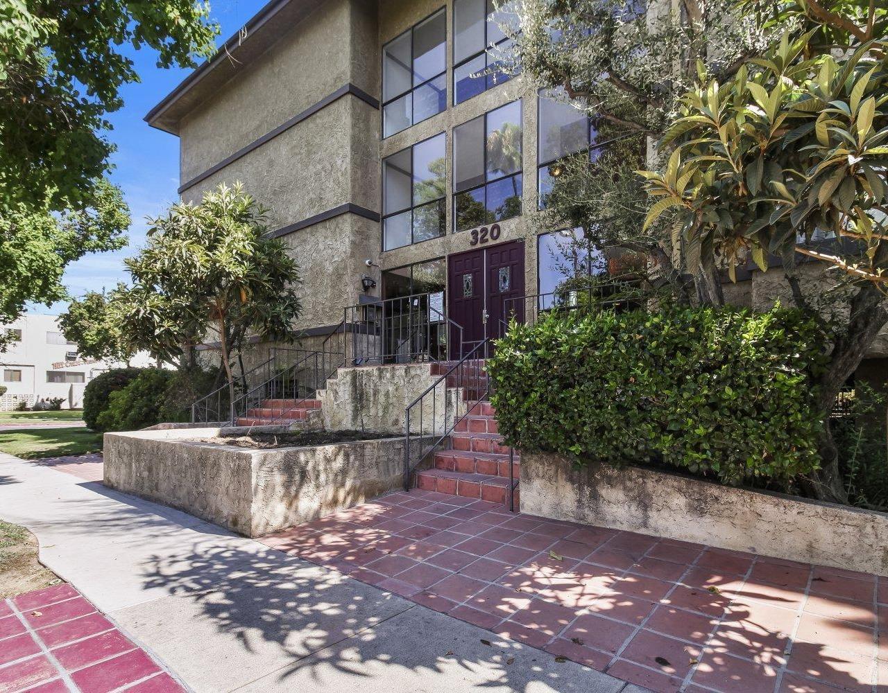 320 Stocker Street - Photo 1