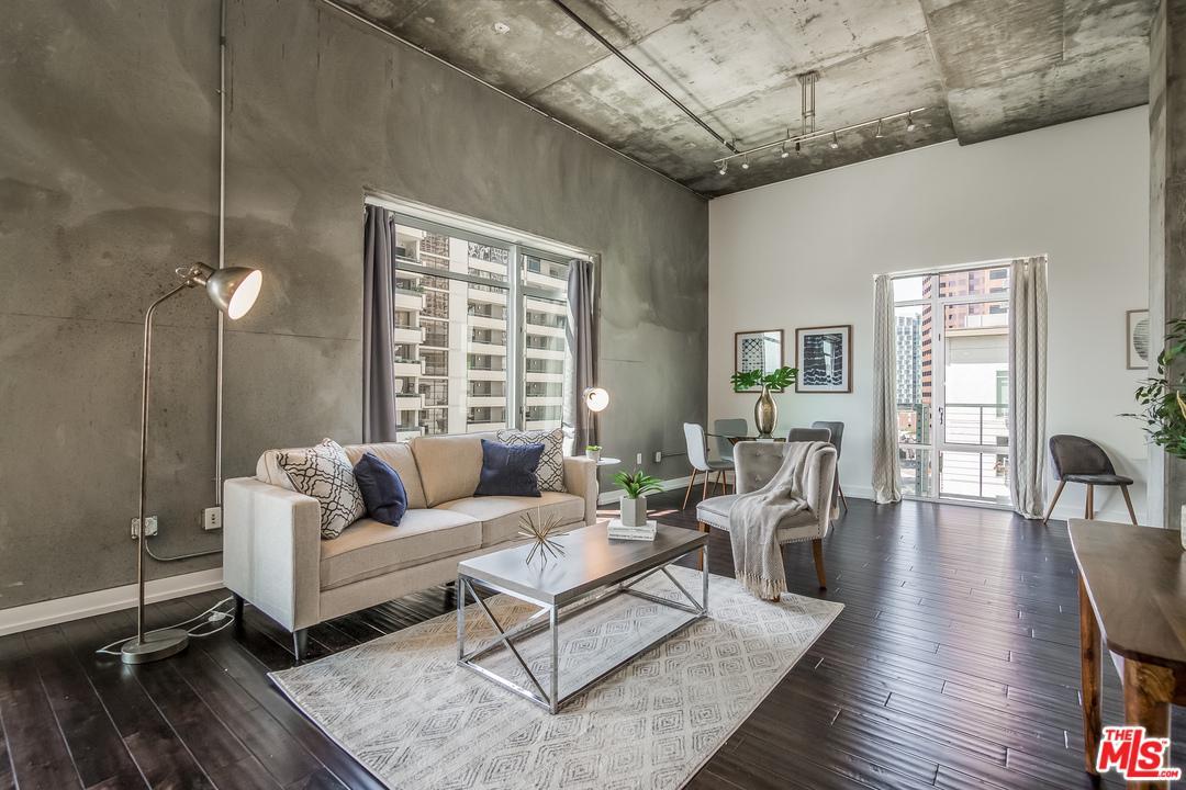 645 9TH Street - Photo 1