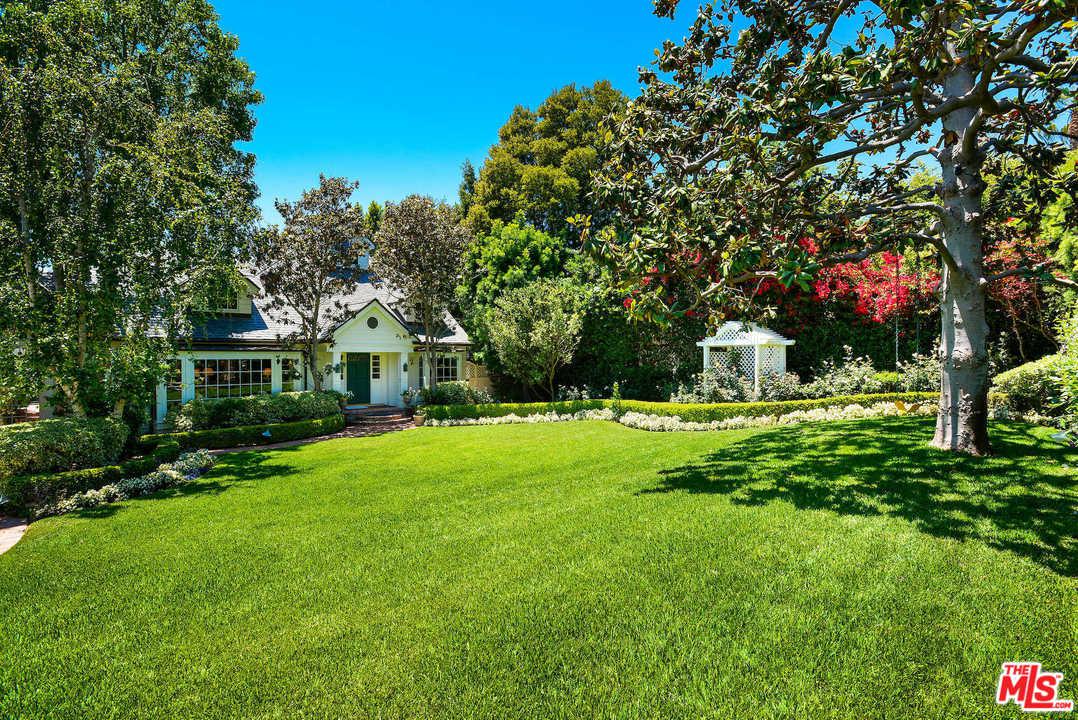 245 Burlingame Avenue - Photo 1