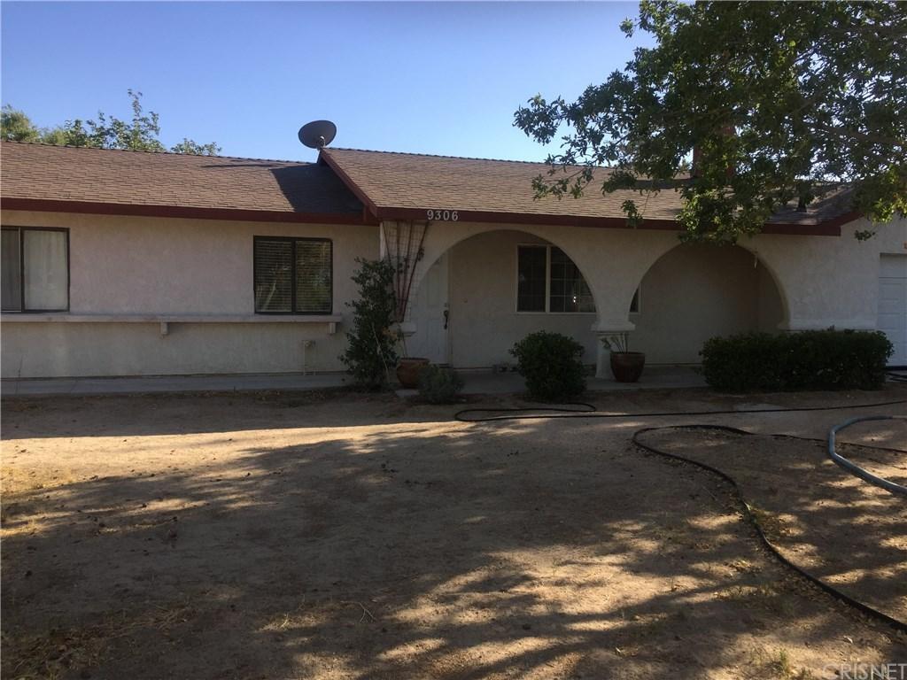 9306 Avenue T - Photo 1