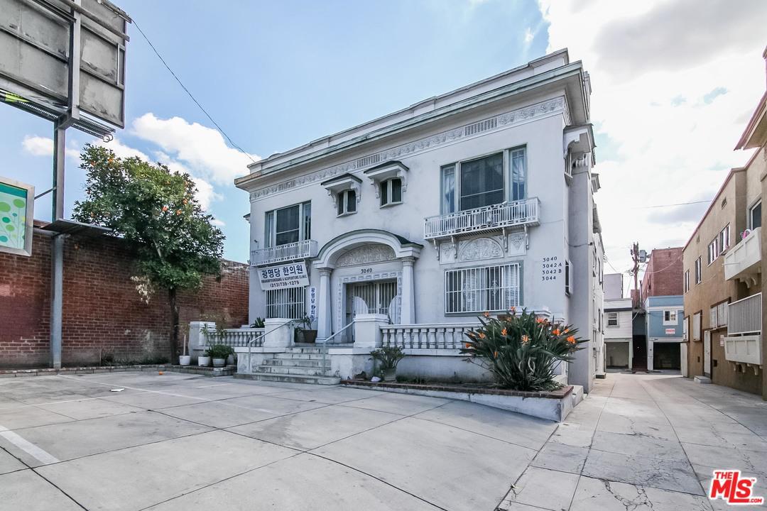3040 7TH Street - Photo 1