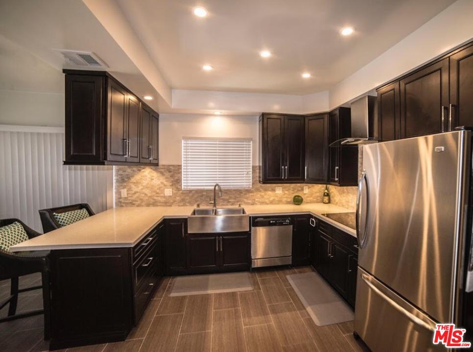 1434 Greenfield Avenue - Photo 1