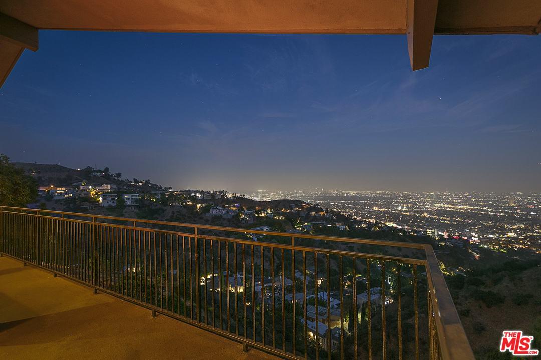 1550 Blue Jay Way - Photo 1
