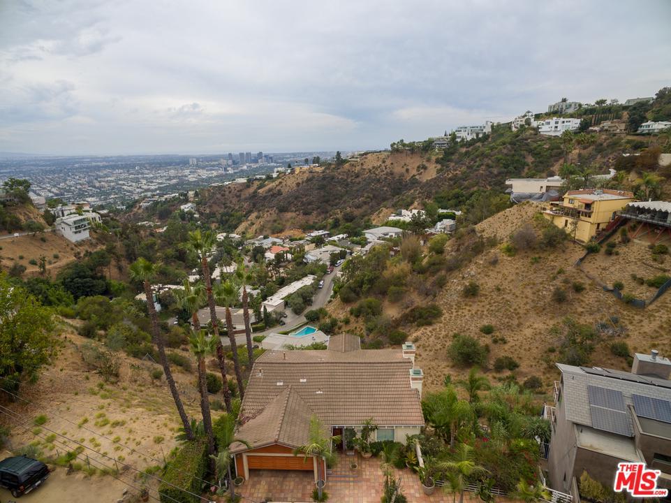 2019 Sunset Plaza Drive - Photo 1