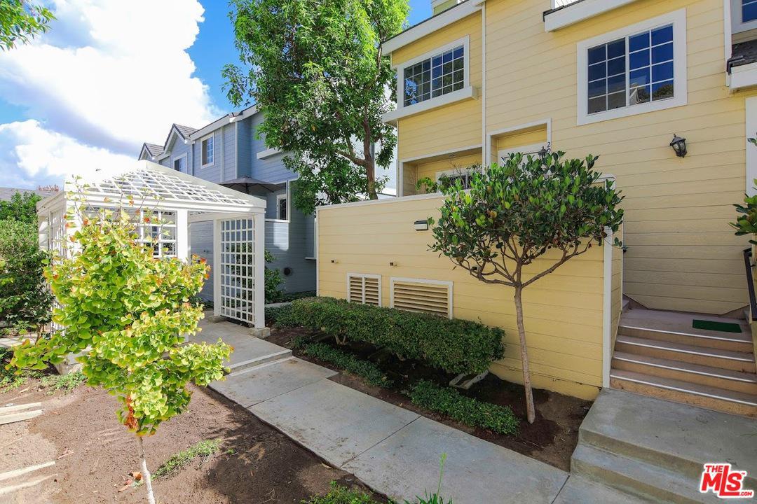 2800 Plaza Del Amo - Photo 1