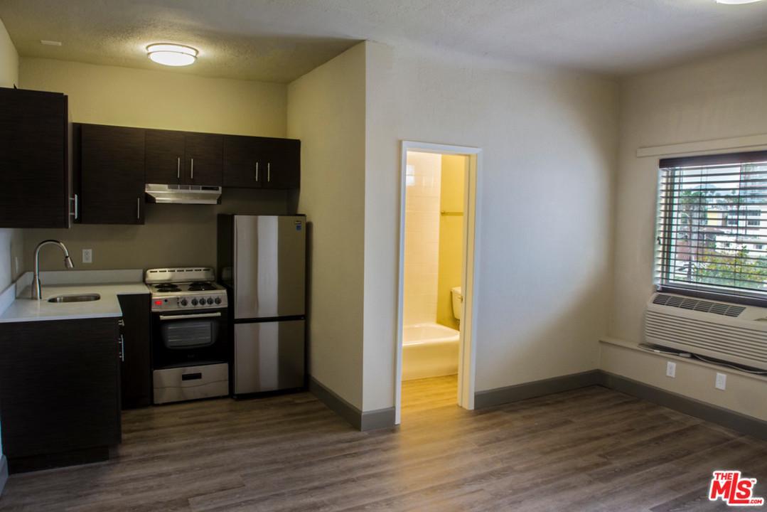 1417 Bronson Avenue - Photo 1