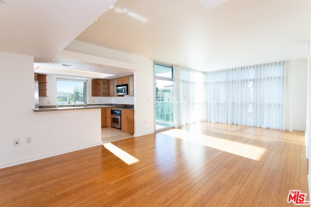 13700 Marina Pointe Drive - Photo 1