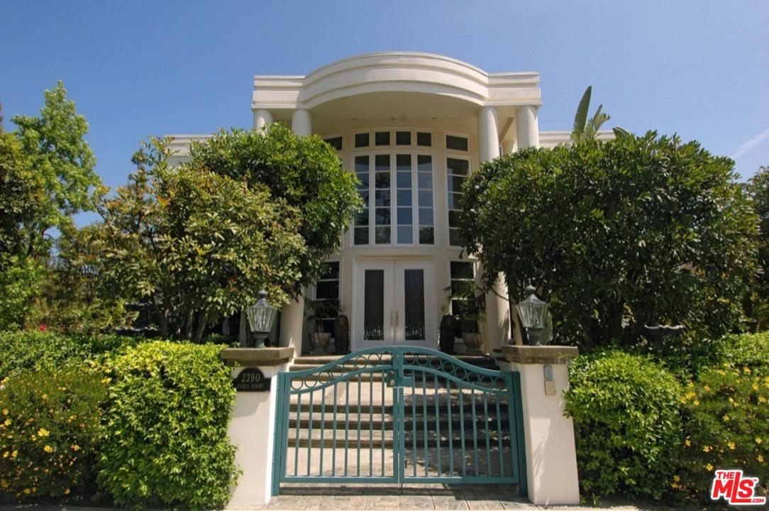 2390 Earls Court - Photo 1