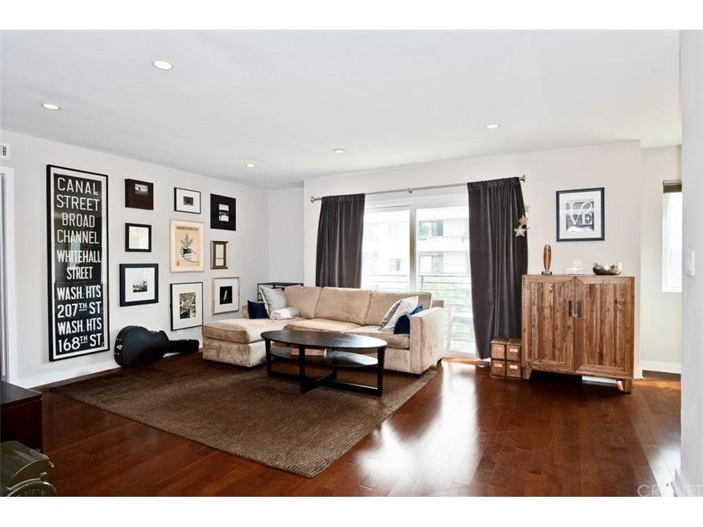 811 Bedford Street - Photo 1