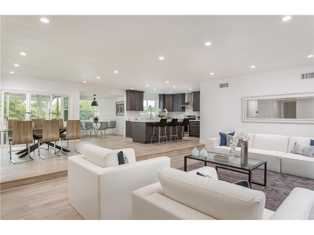 9348 Bianca Avenue - Photo 1