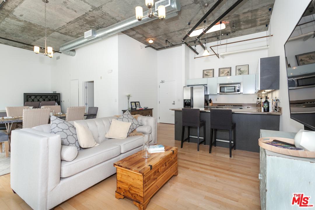 645 9TH Street - Photo 1