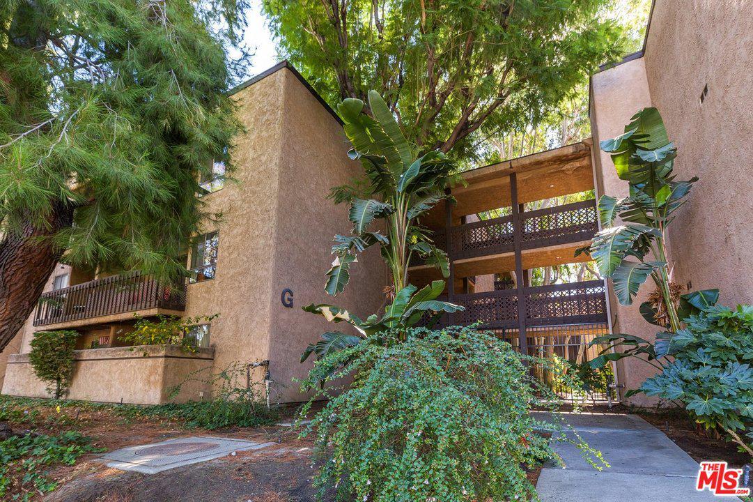 22100 Burbank - Photo 1