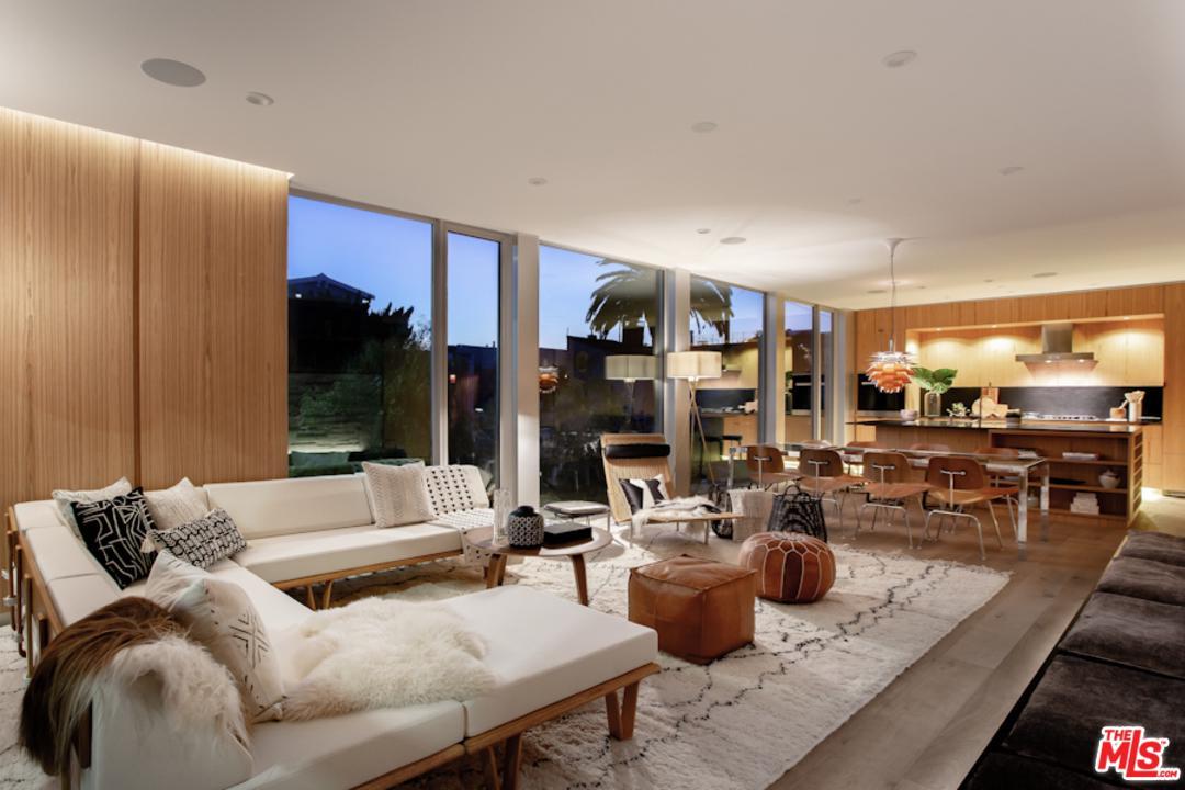 2022 Alberta Avenue - Photo 1
