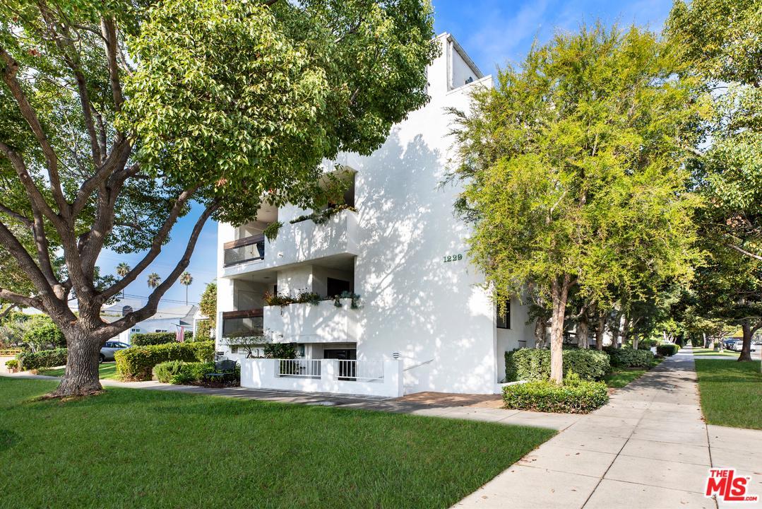 1229 California Avenue - Photo 1