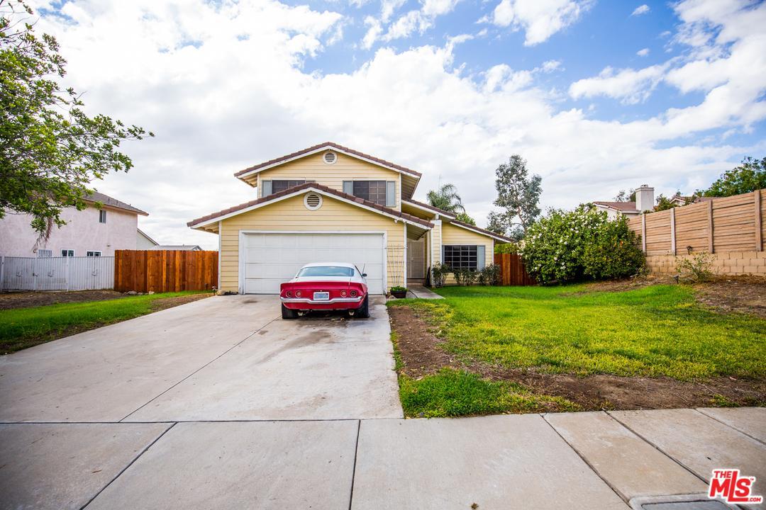 1148 Sandalwood Avenue - Photo 1