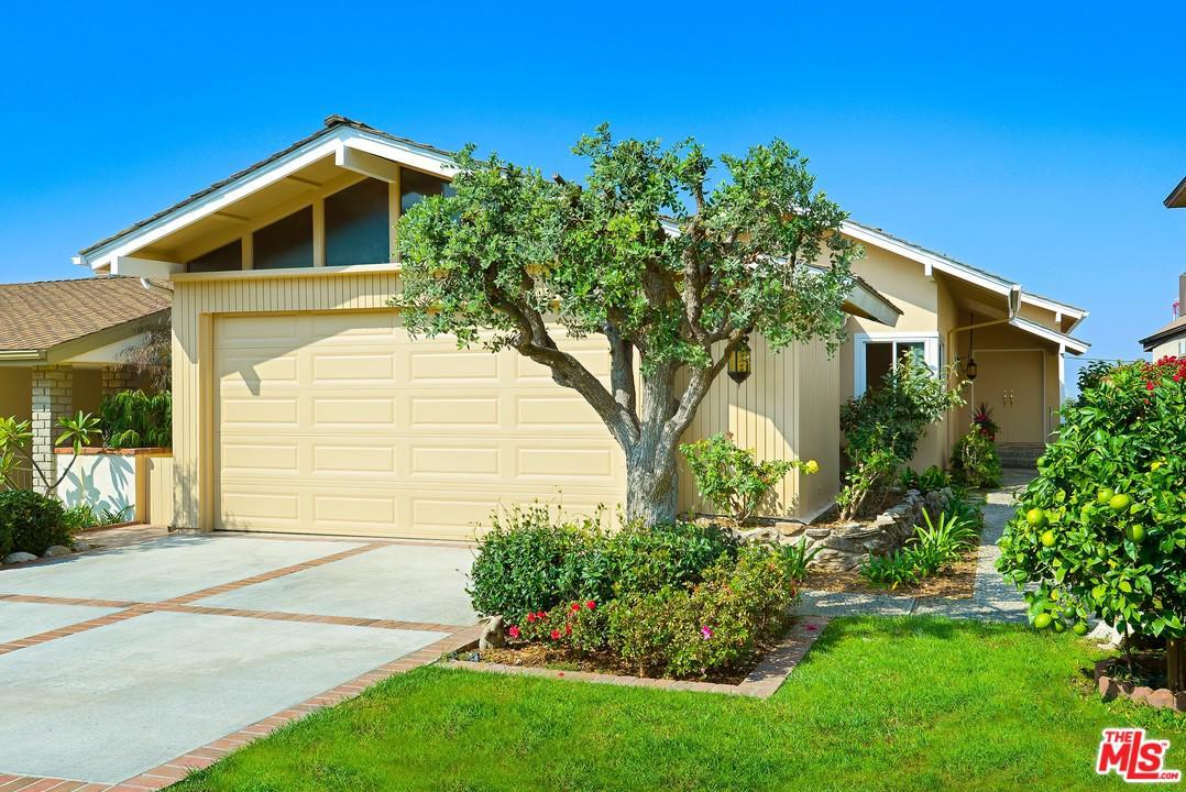 7913 81ST Street - Photo 1