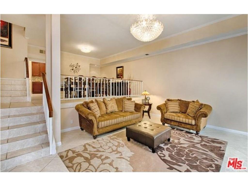 5240 Yarmouth Avenue - Photo 1