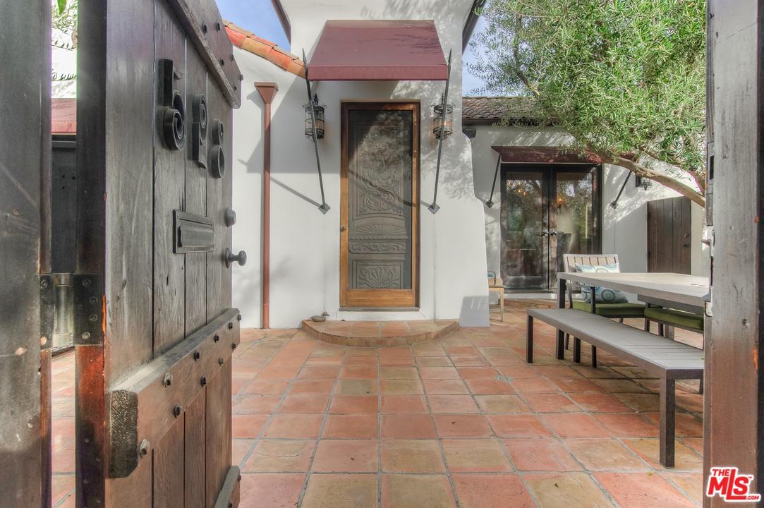 528 Orange Drive - Photo 1