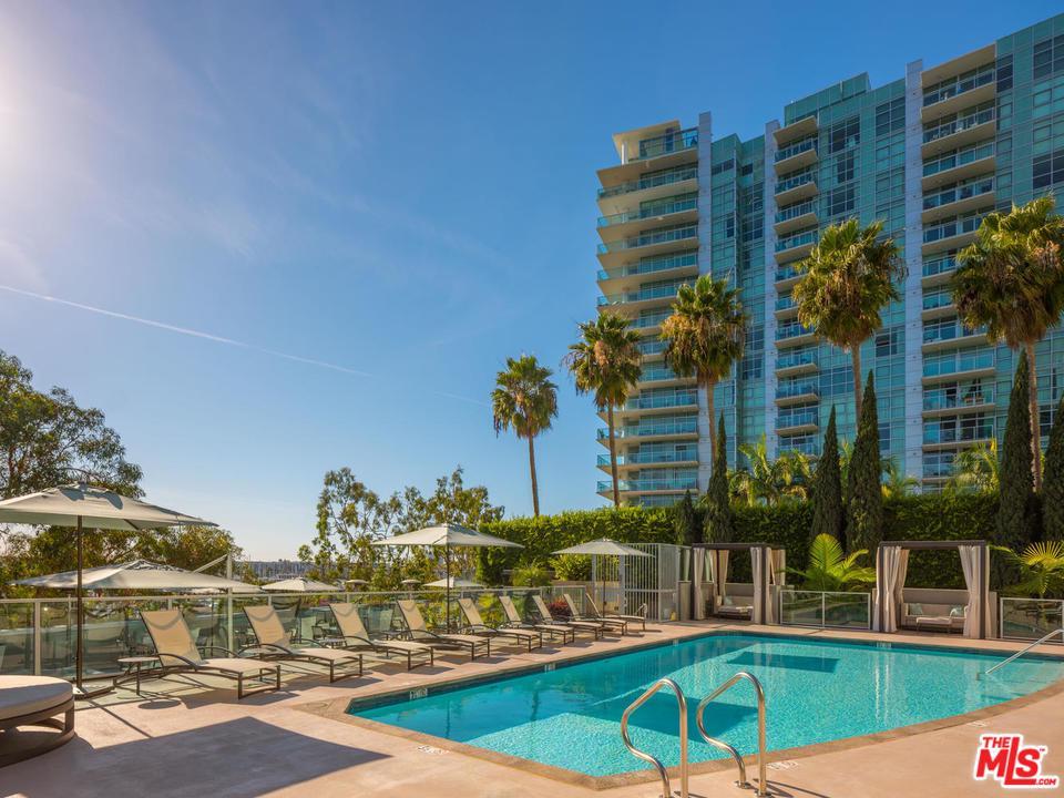 13650 Marina Pointe Drive - Photo 1