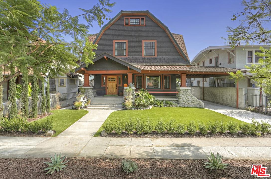1802 Oxford Avenue - Photo 1