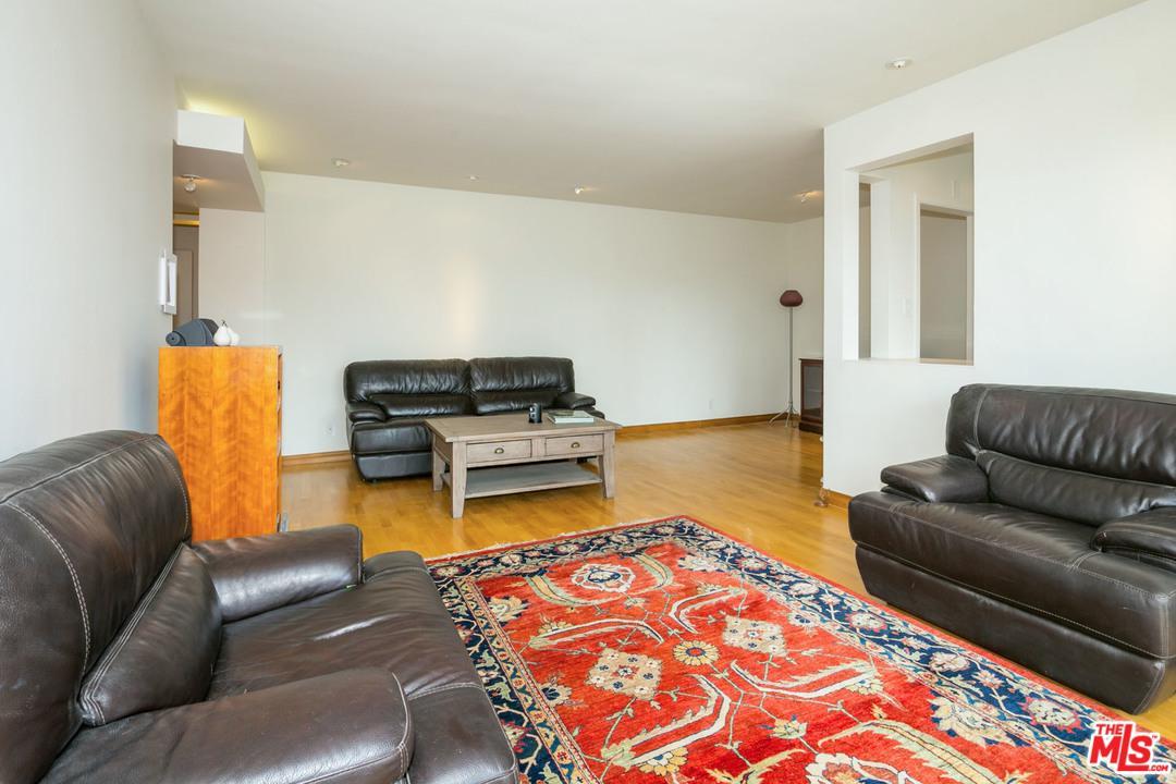 11670 Sunset Boulevard - Photo 1