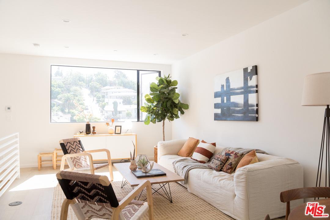 2211 Glendale Boulevard - Photo 1