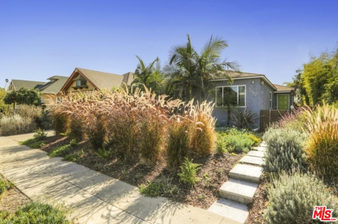 2042 28TH Street - Photo 1