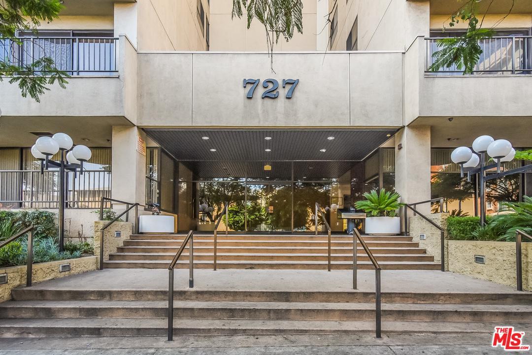727 Ardmore Avenue - Photo 1
