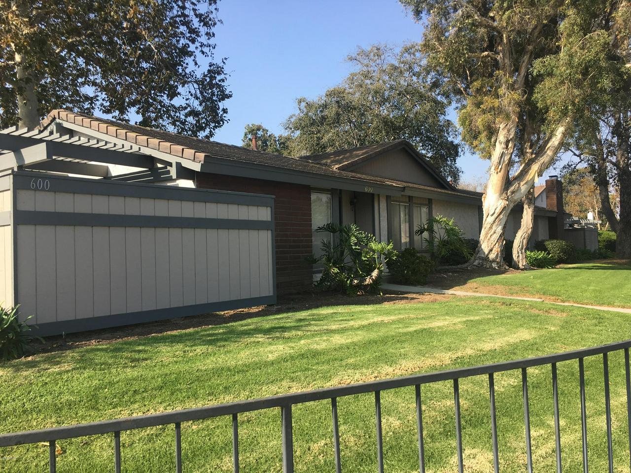 600 Vineyard Avenue - Photo 1