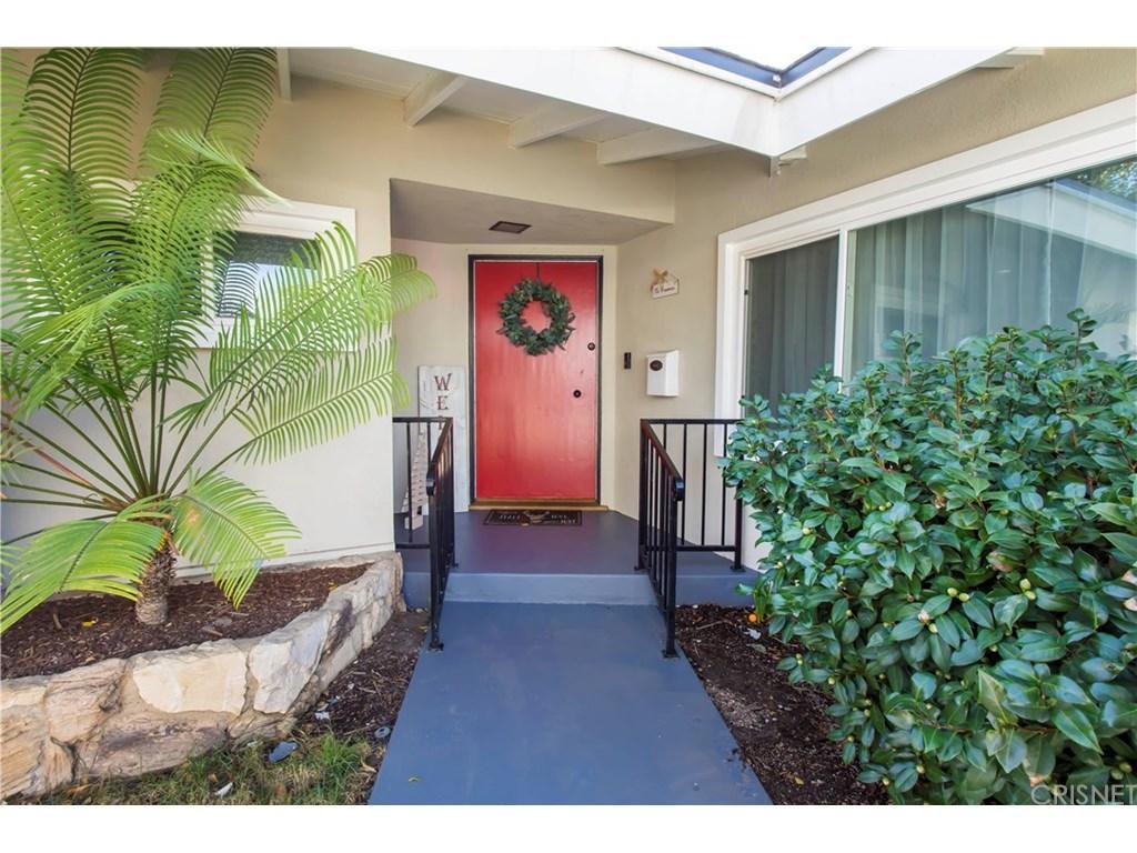 15900 Gledhill Street - Photo 1