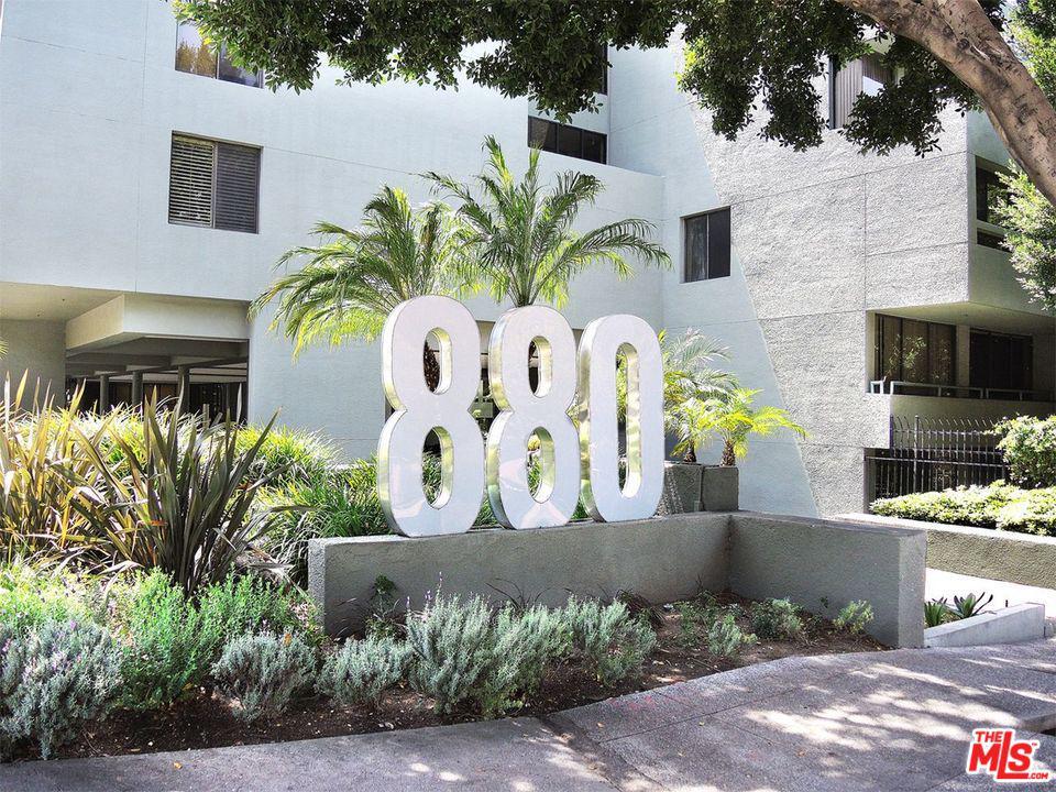 880 1ST Street - Photo 1