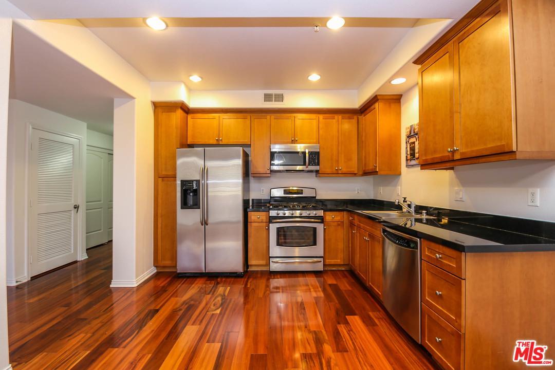 360 Avenue 26 - Photo 1