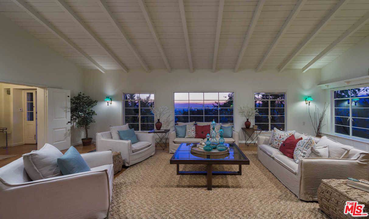 2287 Ronda Vista Drive - Photo 1