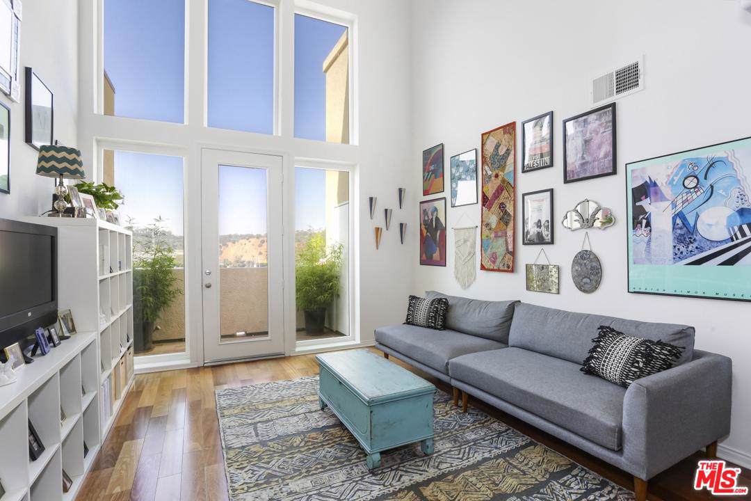 360 Avenue 26 - Photo 1
