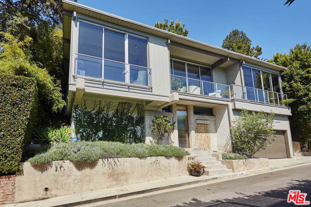 8981 St Ives Drive - Photo 1
