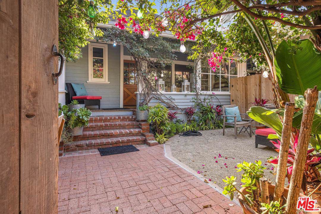 38 19TH Avenue - Photo 1