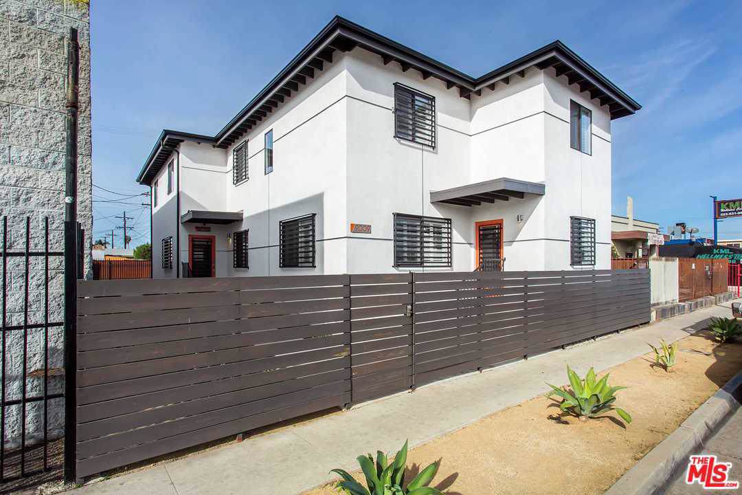 9009 Normandie Avenue - Photo 1